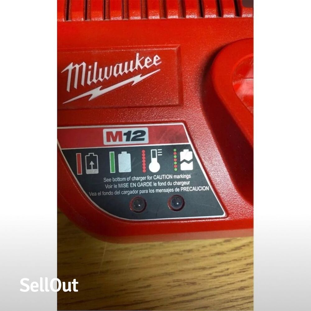 Milwaukee M12 Lithium-Ion Battery Charger - Picture 3 of 5